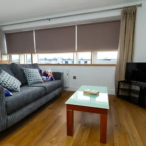 Geata Na Cathrach - Lakeside Apartment Galway