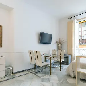 Holidays Isbilia Centro By Valcambre Apartment Seville
